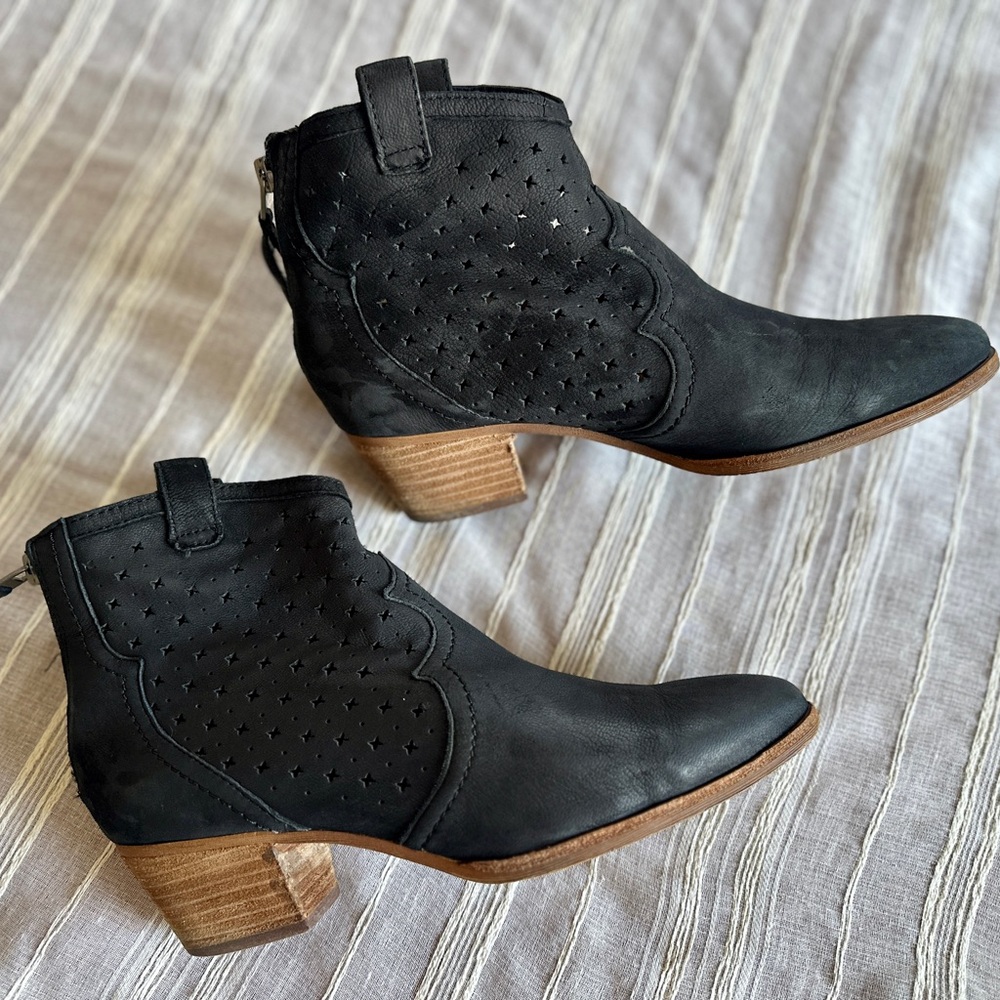 SAM EDELMAN Reynolds Punch Out Black Nubuck Suede Boots | Women’s 8